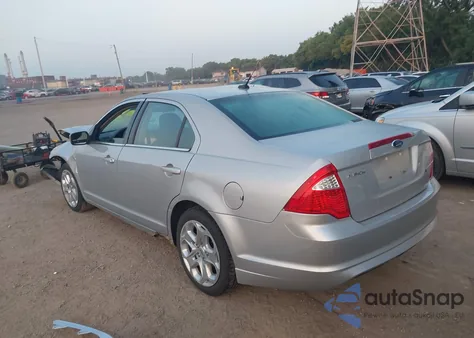 2010 Ford Fusion Se z USA, uszkodzony, nr VIN 3FAHP0HAXAR332143